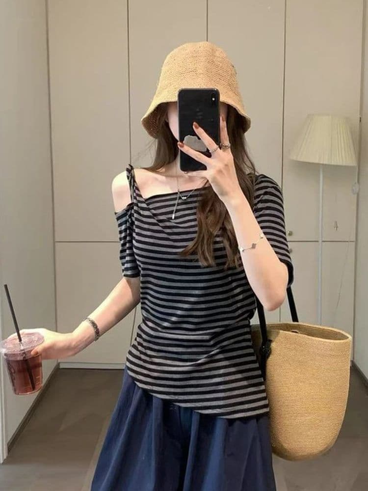 있음 선적 컬러 짜임 기사 한 부서 불규칙 비스듬한 어깨 스트라이프 반팔 티셔츠 여성 여름 디자인 센스 몸매 가꾸기 슬림해 보이는 맨위 상세 이미지 7