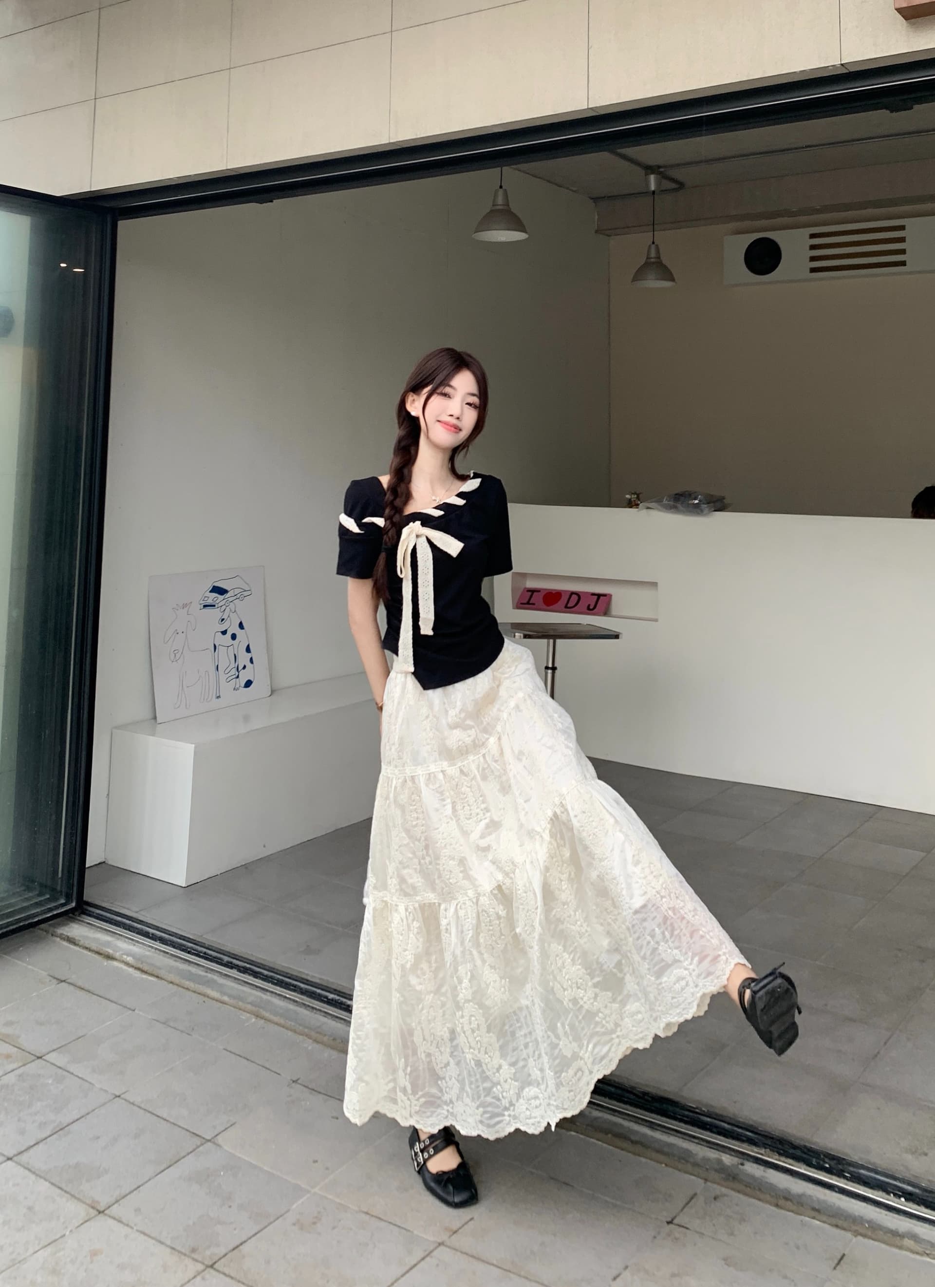 있음 선적 사람들 면 디자인 센스 비스듬한 어깨 검정색 반팔 달콤한 스타일 나비 매듭 스트랩 반팔 티셔츠 여성 의류 여름 상세 이미지 3