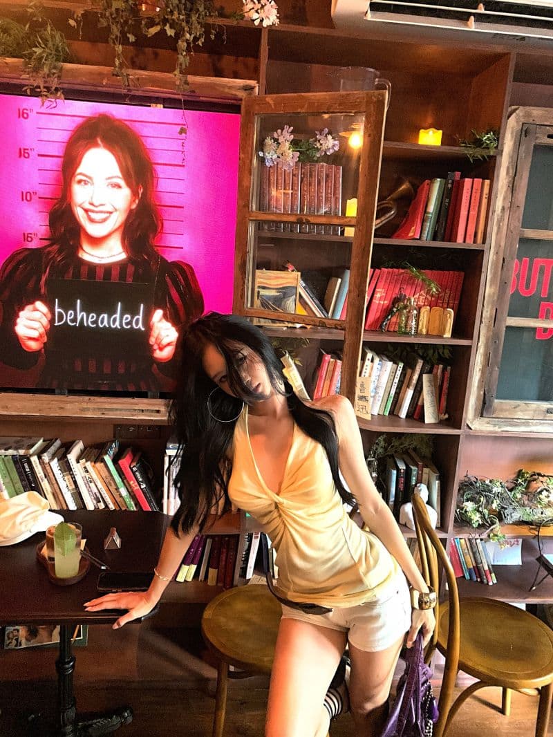 사람들 면 섹시한 아름다움 뒤로 황색 비틀림 행침 목 캐미솔 여름 몸매 가꾸기 민소매 외출용 순수한 욕망 바람 상세 이미지 12