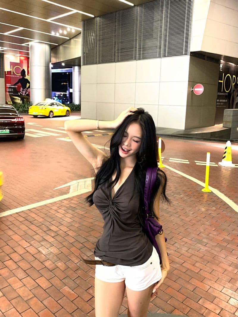 사람들 면 섹시한 아름다움 뒤로 황색 비틀림 행침 목 캐미솔 여름 몸매 가꾸기 민소매 외출용 순수한 욕망 바람 상세 이미지 17
