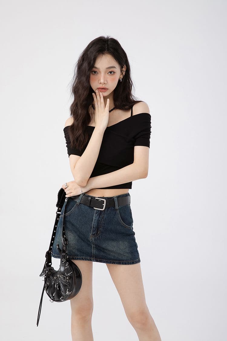있음 선적 양면 웨어러블 검정색 오프숄더 반팔 티셔츠 여성 여름 디자인 센스 작은 대중 몸매 가꾸기 슬림해 보이는 맨위 상세 이미지 3