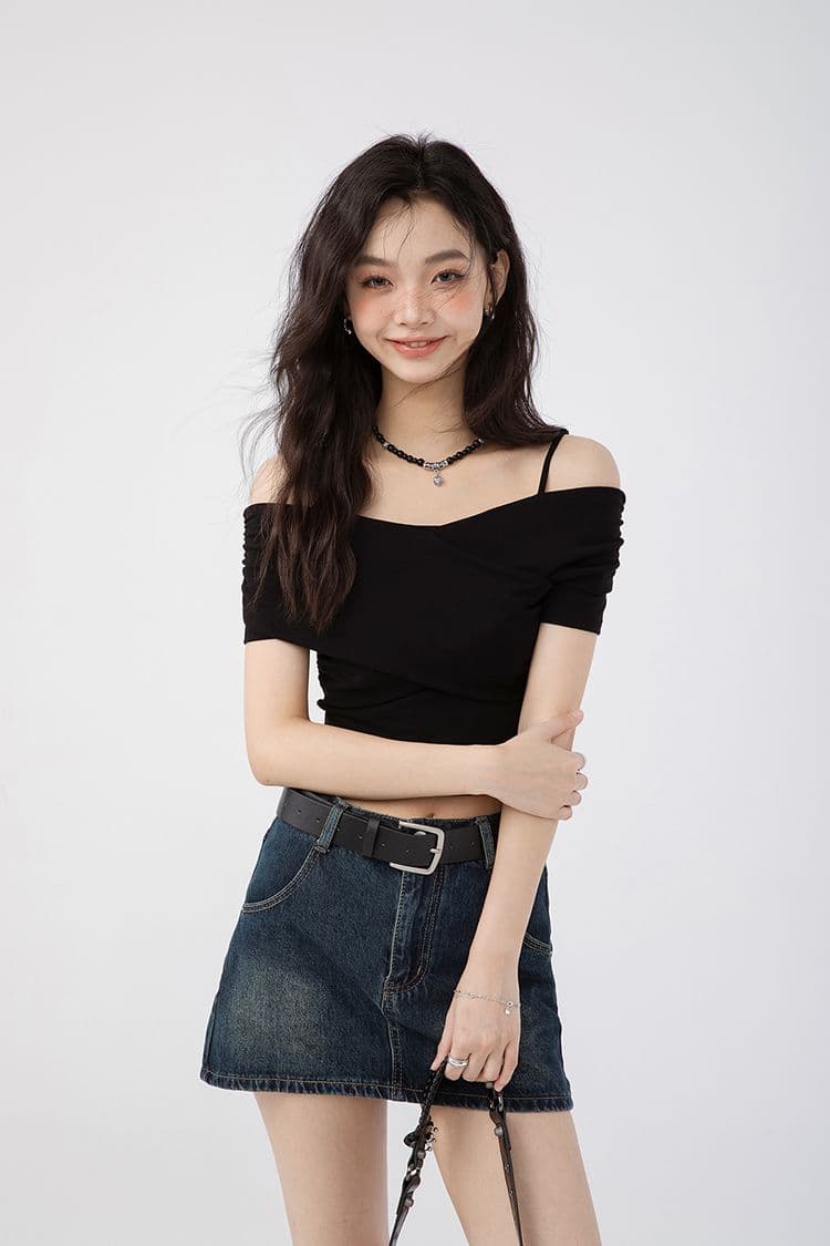 있음 선적 양면 웨어러블 검정색 오프숄더 반팔 티셔츠 여성 여름 디자인 센스 작은 대중 몸매 가꾸기 슬림해 보이는 맨위 상세 이미지 4