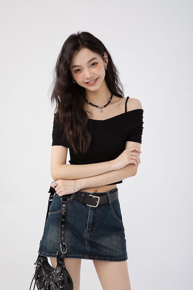 있음 선적 양면 웨어러블 검정색 오프숄더 반팔 티셔츠 여성 여름 디자인 센스 작은 대중 몸매 가꾸기 슬림해 보이는 맨위 상세 이미지 8