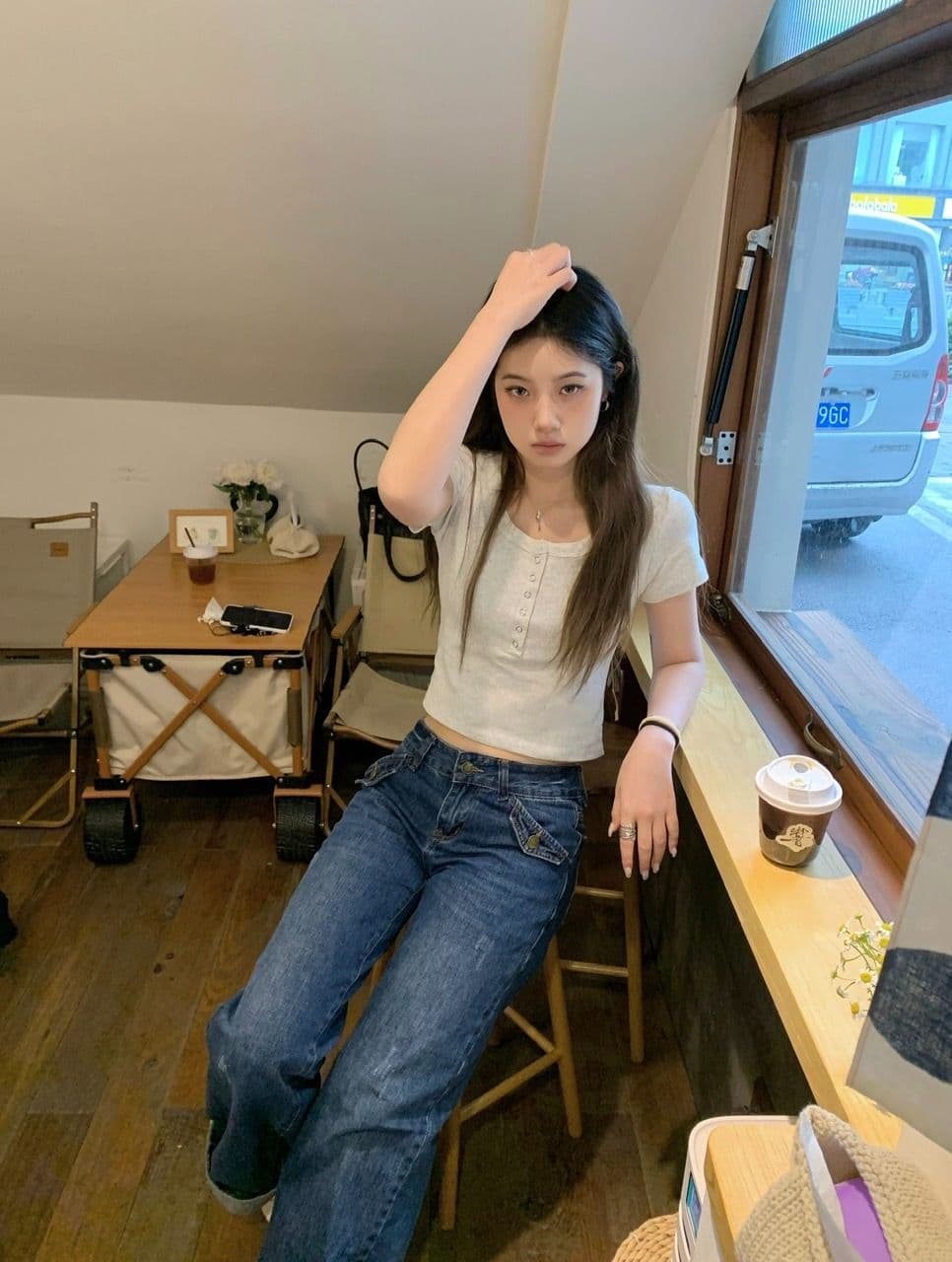 있음 선적 와 사고 방식 회색 미니멀리즘 반 개방 u 칼라 티셔츠 여성 의류 쇼트 스타일 몸매 가꾸기 기본 셔츠 반팔 맨위 상세 이미지 3