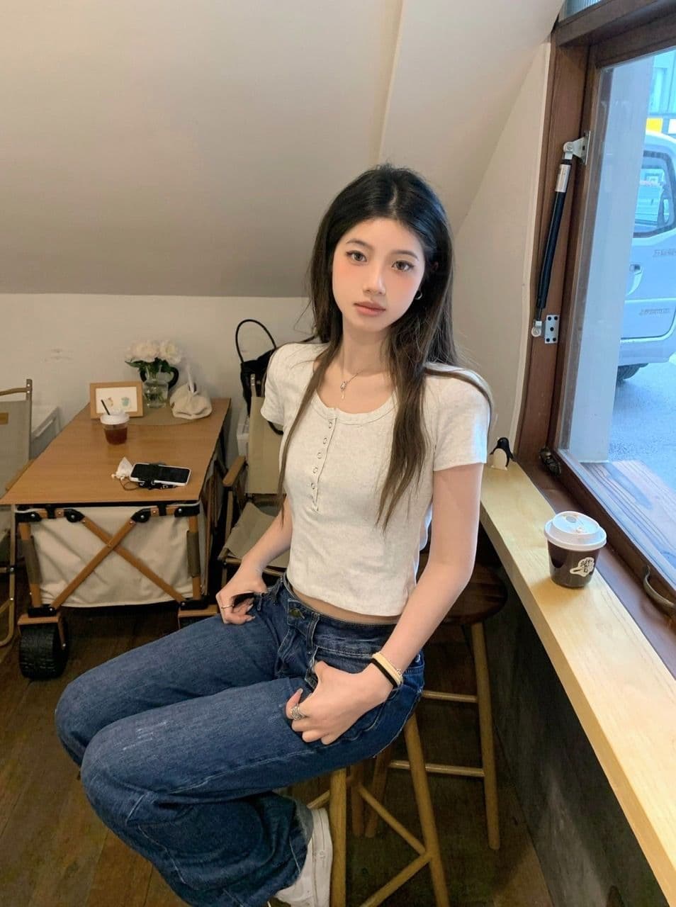 있음 선적 와 사고 방식 회색 미니멀리즘 반 개방 u 칼라 티셔츠 여성 의류 쇼트 스타일 몸매 가꾸기 기본 셔츠 반팔 맨위 상세 이미지 7