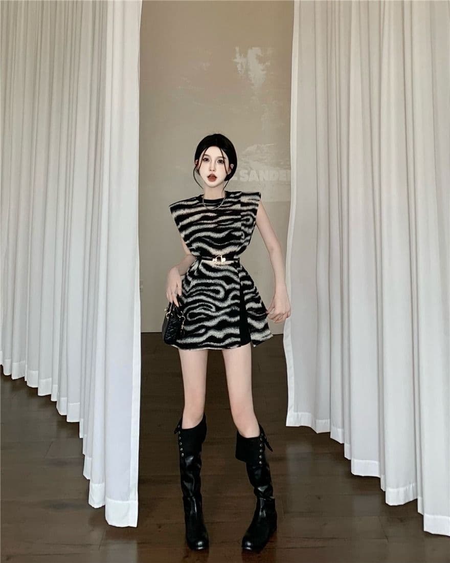 있음 선적 얼룩말 곡물 순수한 욕망 핫걸 슬림해 보이는 작은 키 레오파드 무늬 민소매 여성 작은 대중 조끼 미니 스커트 여름 상세 이미지 8