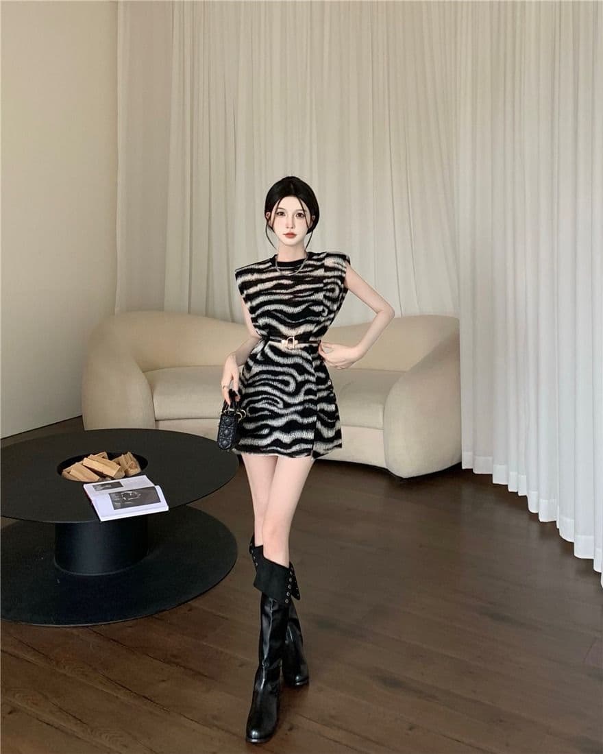 있음 선적 얼룩말 곡물 순수한 욕망 핫걸 슬림해 보이는 작은 키 레오파드 무늬 민소매 여성 작은 대중 조끼 미니 스커트 여름 상세 이미지 9
