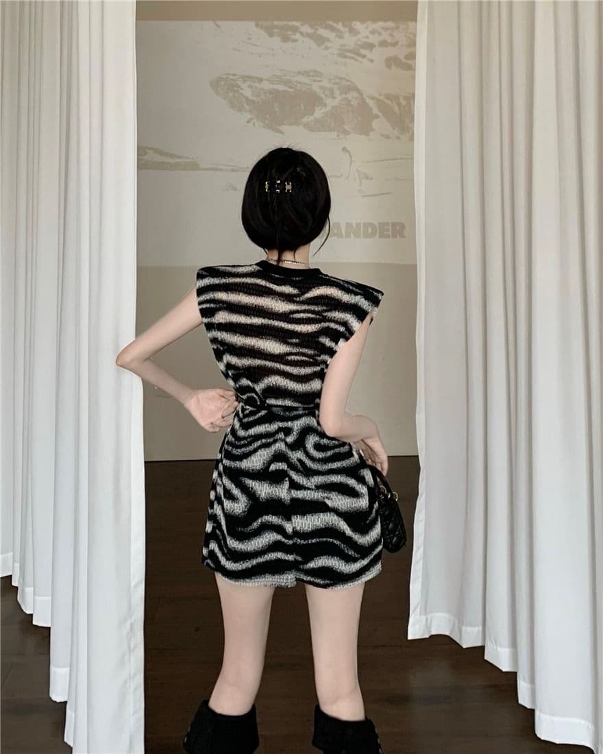 있음 선적 얼룩말 곡물 순수한 욕망 핫걸 슬림해 보이는 작은 키 레오파드 무늬 민소매 여성 작은 대중 조끼 미니 스커트 여름 상세 이미지 10