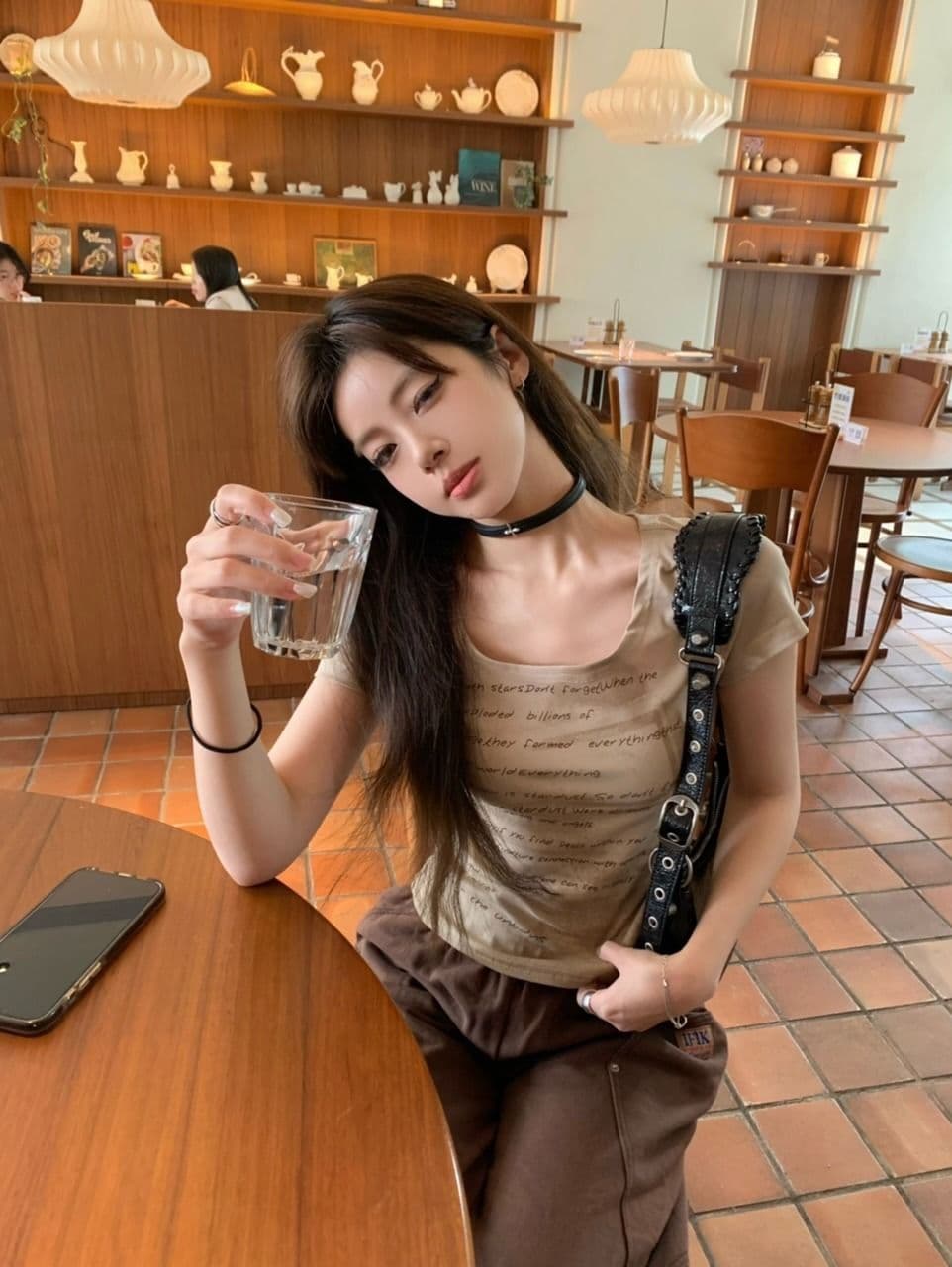 있음 선적 와 사고 방식 아메리칸 레트로 u 칼라 반팔 티셔츠 여름 핫걸 몸매 가꾸기 슬림해 보이는 디자인 센스 맨위 상세 이미지 13