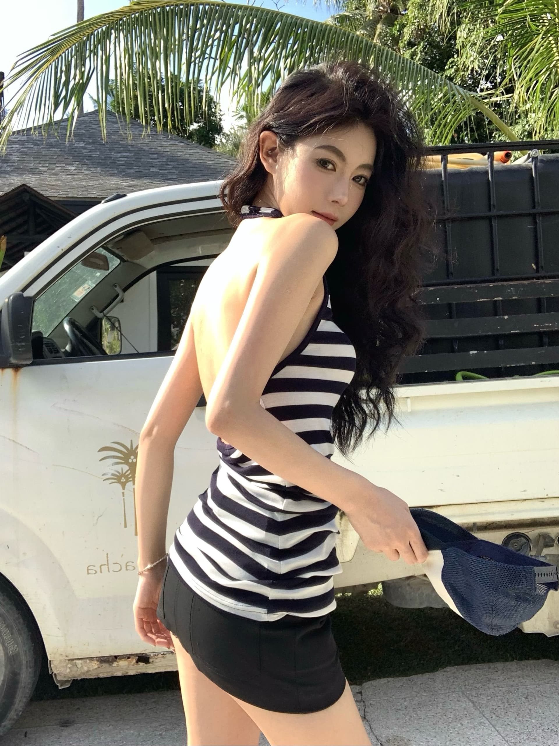 있음 선적 원본 핫걸 스트라이프 행침 목 캐미솔 여름 외출용 백리스 u 칼라 중간 길이 맨위 상세 이미지 9