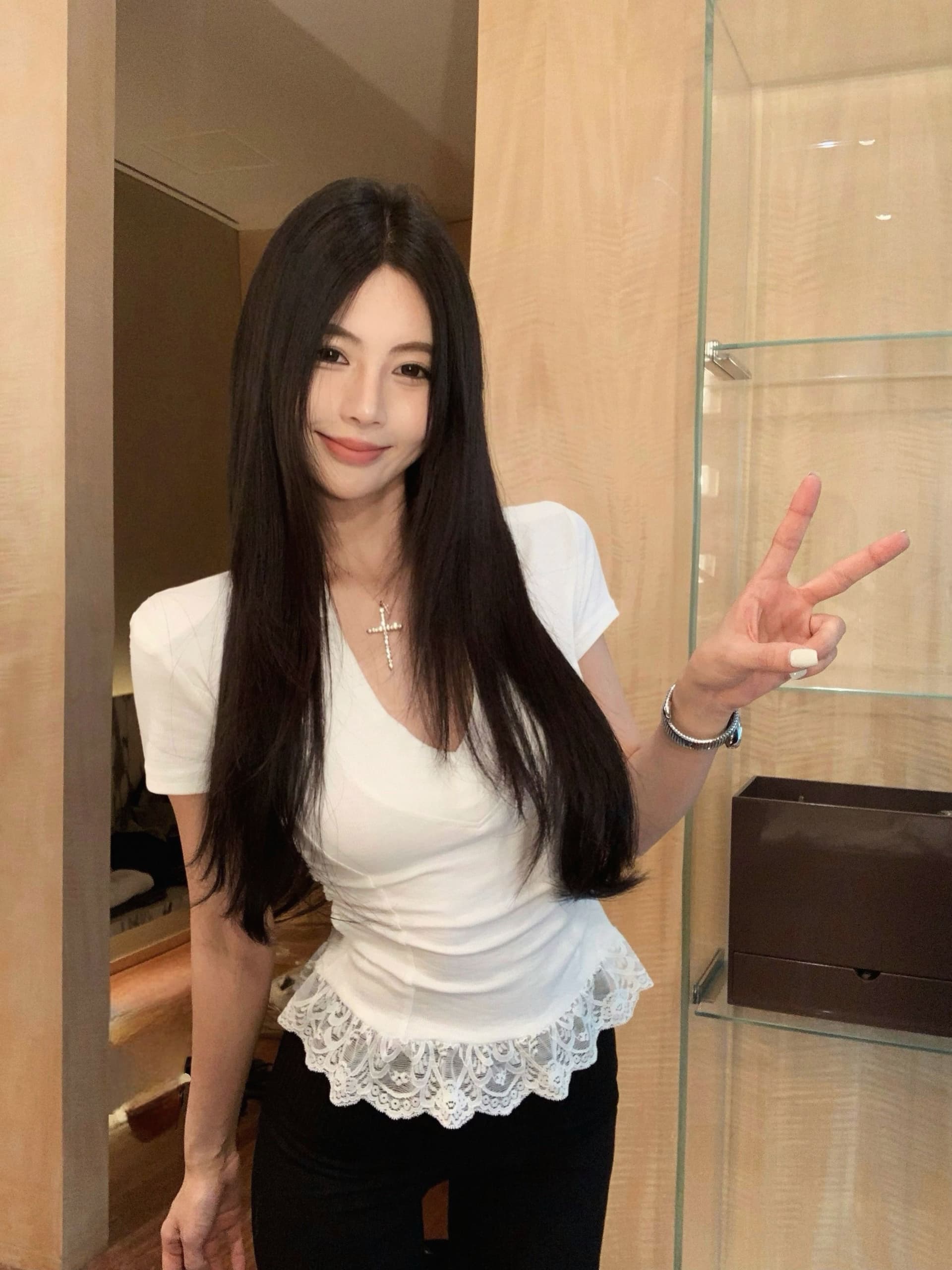 있음 선적 레이스 조각 V넥 반팔 티셔츠 여성 여름 주름 몸매 가꾸기 인사이드 가져 가라. 핫걸 회색 긍정적 인 어깨 의류 상세 이미지 19