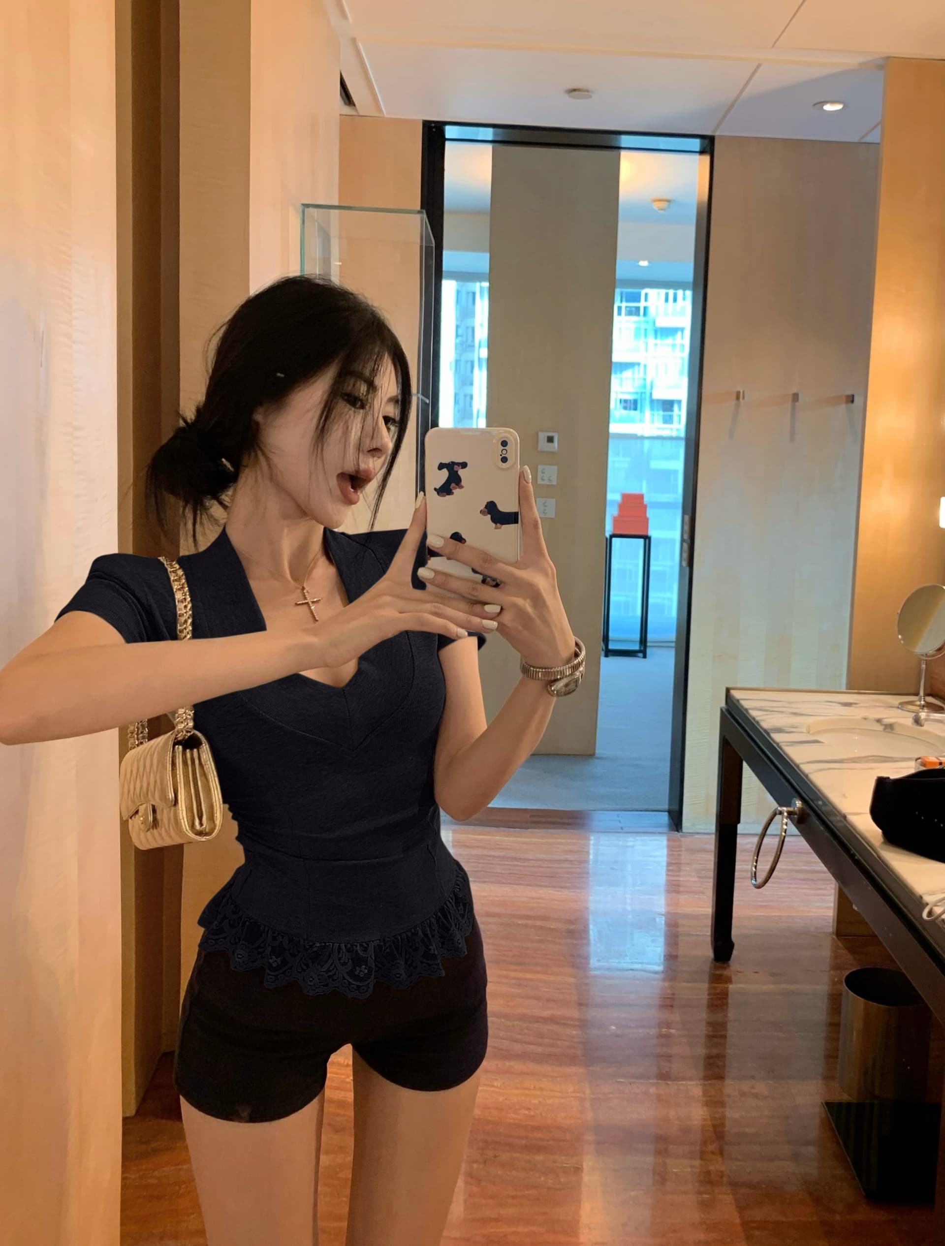 있음 선적 레이스 조각 V넥 반팔 티셔츠 여성 여름 주름 몸매 가꾸기 인사이드 가져 가라. 핫걸 회색 긍정적 인 어깨 의류 상세 이미지 21