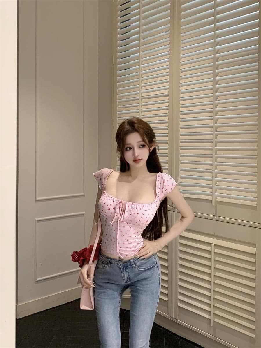 있음 선적 오프숄더 꽃무늬 반팔 티셔츠 여성 여름 달콤한 핫걸 디자인 센스 허리 수축 슬림해 보이는 쇼트 스타일 맨위 상세 이미지 12