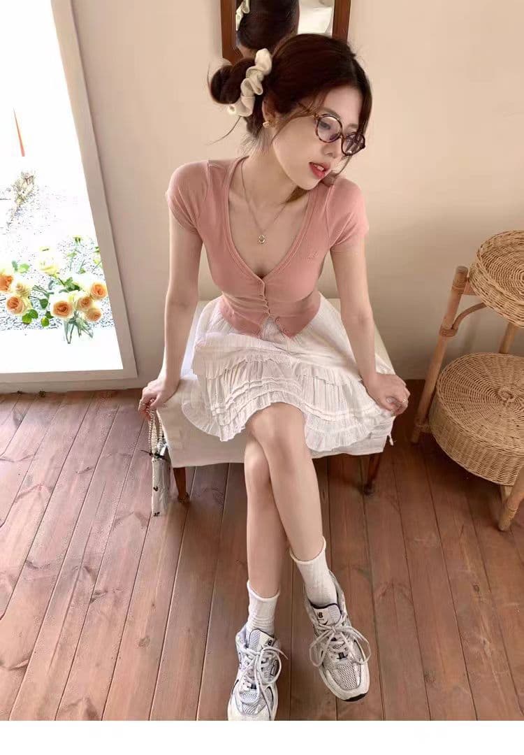 있음 선적 빅 브이 넥 자수 싱글 줄 버튼 반팔 작은 열림 셔츠 여성 여름 새로운 한국 스타일 몸매 가꾸기 티셔츠 쇼트 스타일 상세 이미지 16