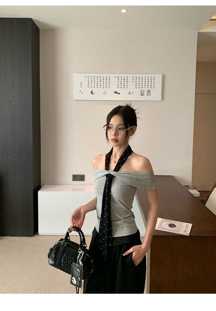 있음 선적 원본 회색 오프숄더 반팔 티셔츠 여성 여름 몸매 가꾸기 슬림해 보이는 한 부서 품격 오프숄더 맨위 상세 이미지 17