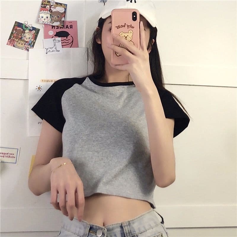 있음 선적 반팔 티셔츠 여성 여름 새로운 한국 스타일 레트로 배색 작은 대중 몸매 가꾸기 쇼트 스타일 섹시함 라운드 넥 맨위 상세 이미지 3