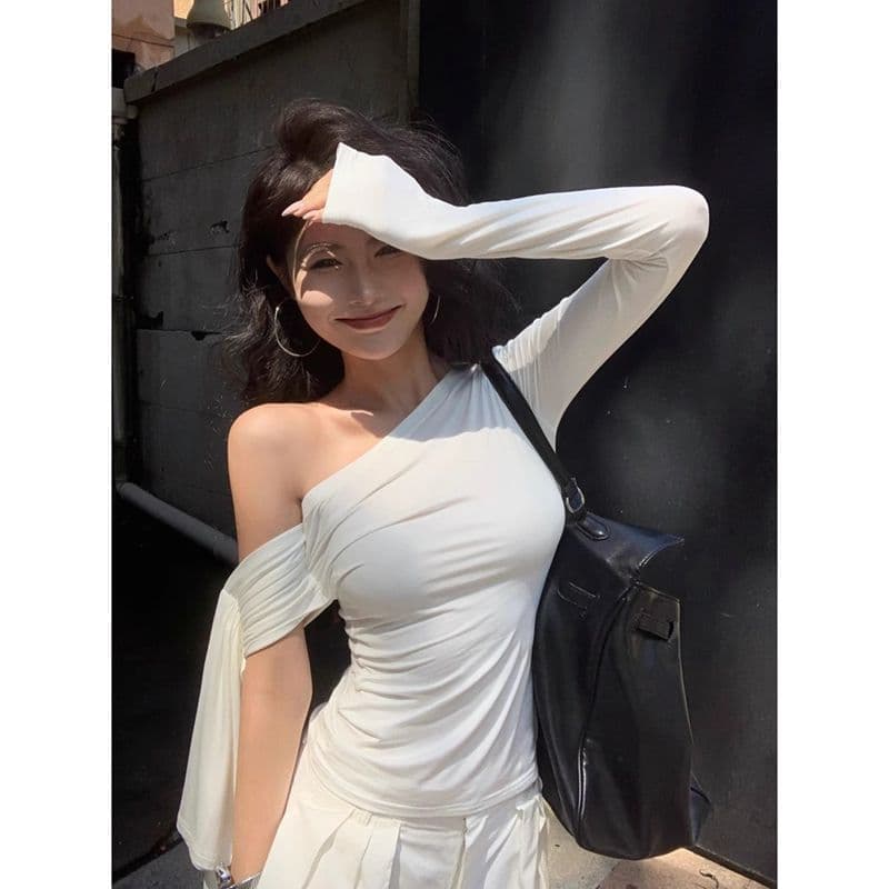 있음 선적 컬러 코튼 리브 불규칙 비스듬한 칼라 오프숄더 티셔츠 여성 이른 가을 몸매 가꾸기 주름 맨위