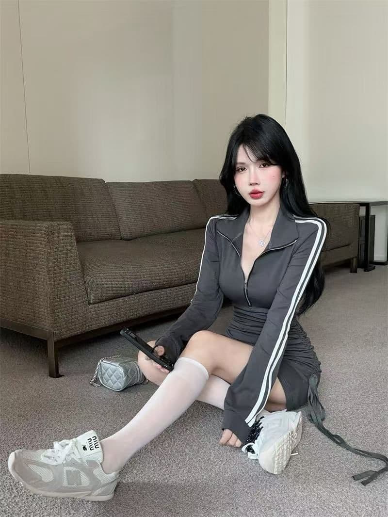 항구 바람 고급 작은 대중 POLO 칼라 지퍼 긴팔 여성 드레스 운동 바람 핫걸 주름 몸매 가꾸기 타이트 스커트 상세 이미지 12