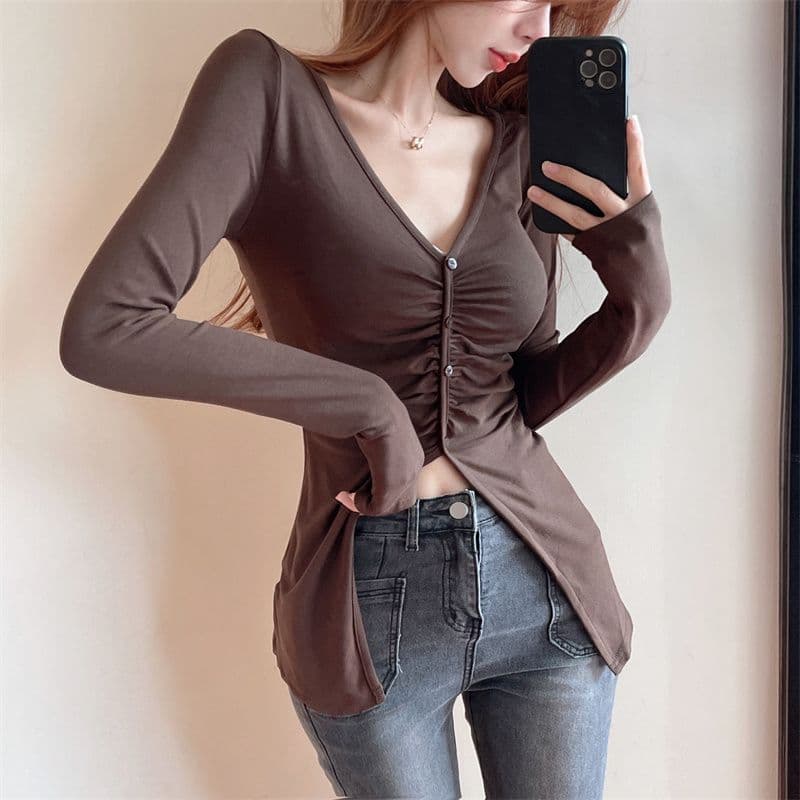 순수한 욕망 달콤한 매운맛 V넥 기본 셔츠 여성 외국 가스 디자인 센스 불규칙 주름 몸매 가꾸기 인사이드 잡아라. 의류 가을 겨울 새로운