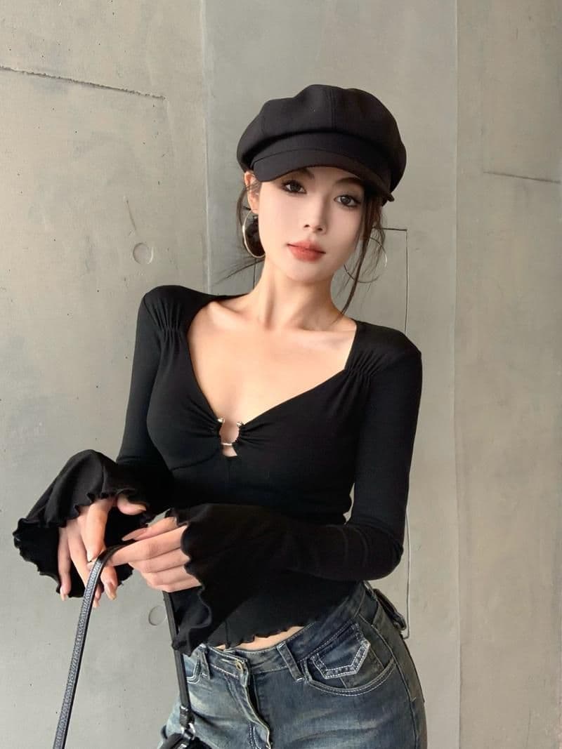 가을 순수한 욕망 핫걸 섹시함 홀로우 아웃 긴팔 나팔 소매 기본 셔츠 인사이드 가져 가라. 낮은 가슴 Chic 고유 한 짧은 여성 셔츠 상세 이미지 24