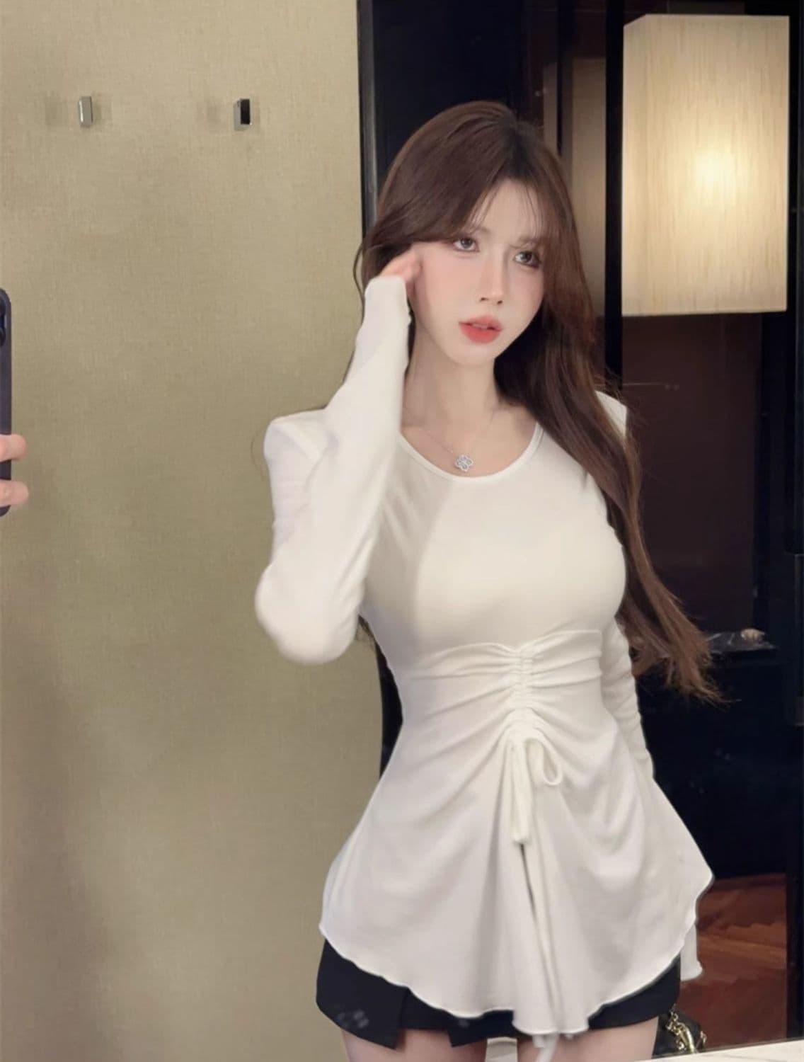 오프숄더 기본 셔츠 여성 가을 겨울 긴팔 티셔츠 검정색 슬림해 보이는 디자인 센스 작은 대중 섹시함 비스듬한 어깨 의류 상세 이미지 8