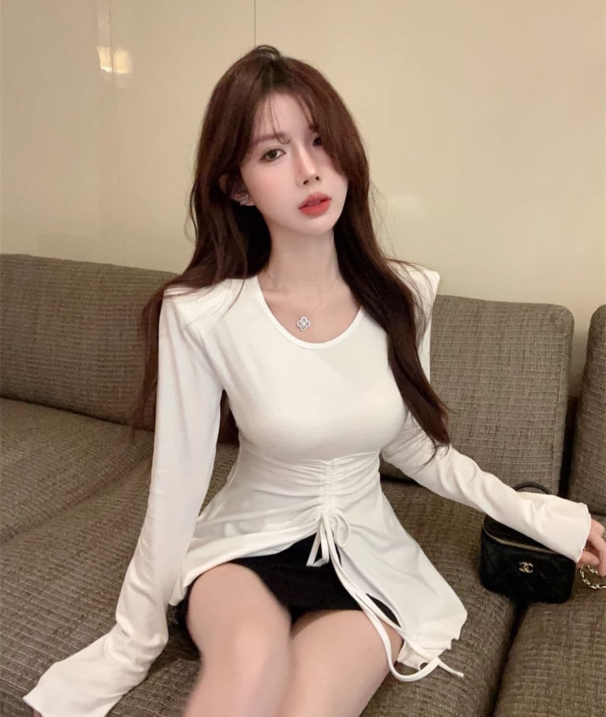 오프숄더 기본 셔츠 여성 가을 겨울 긴팔 티셔츠 검정색 슬림해 보이는 디자인 센스 작은 대중 섹시함 비스듬한 어깨 의류 상세 이미지 17