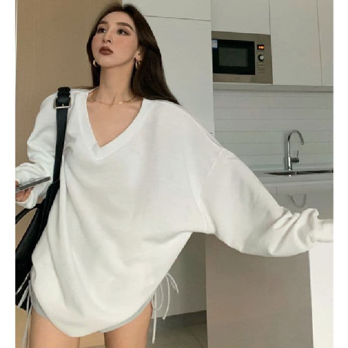 2026 년 조기 가을 새로운 기본 셔츠 루즈핏 긴팔 작은 대중 디자인 센스 V넥 티셔츠 여성 트렌디 ins 맨위 상세 이미지 19