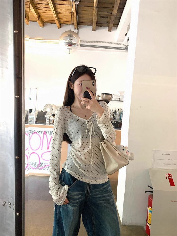 원본 원단 프랑스식 핫걸 도트 무늬 레이스업 V넥 긴팔 티셔츠 여성 이른 가을 인사이드 가져 가라. 몸매 가꾸기 아름다운 아름다운 맨위 상세 이미지 6