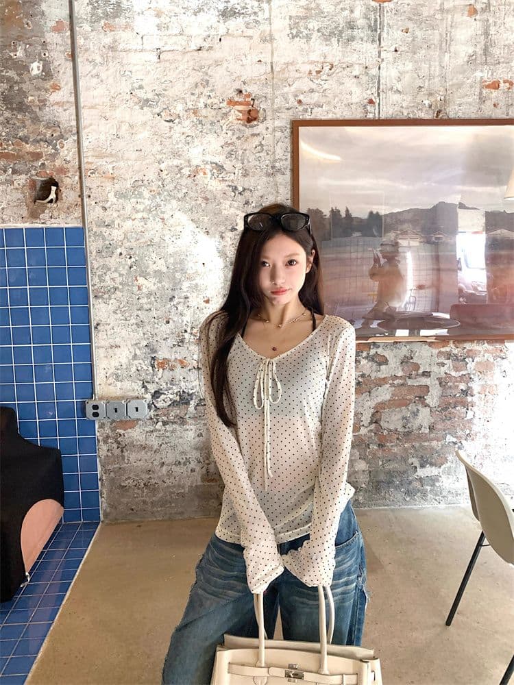 원본 원단 프랑스식 핫걸 도트 무늬 레이스업 V넥 긴팔 티셔츠 여성 이른 가을 인사이드 가져 가라. 몸매 가꾸기 아름다운 아름다운 맨위 상세 이미지 7