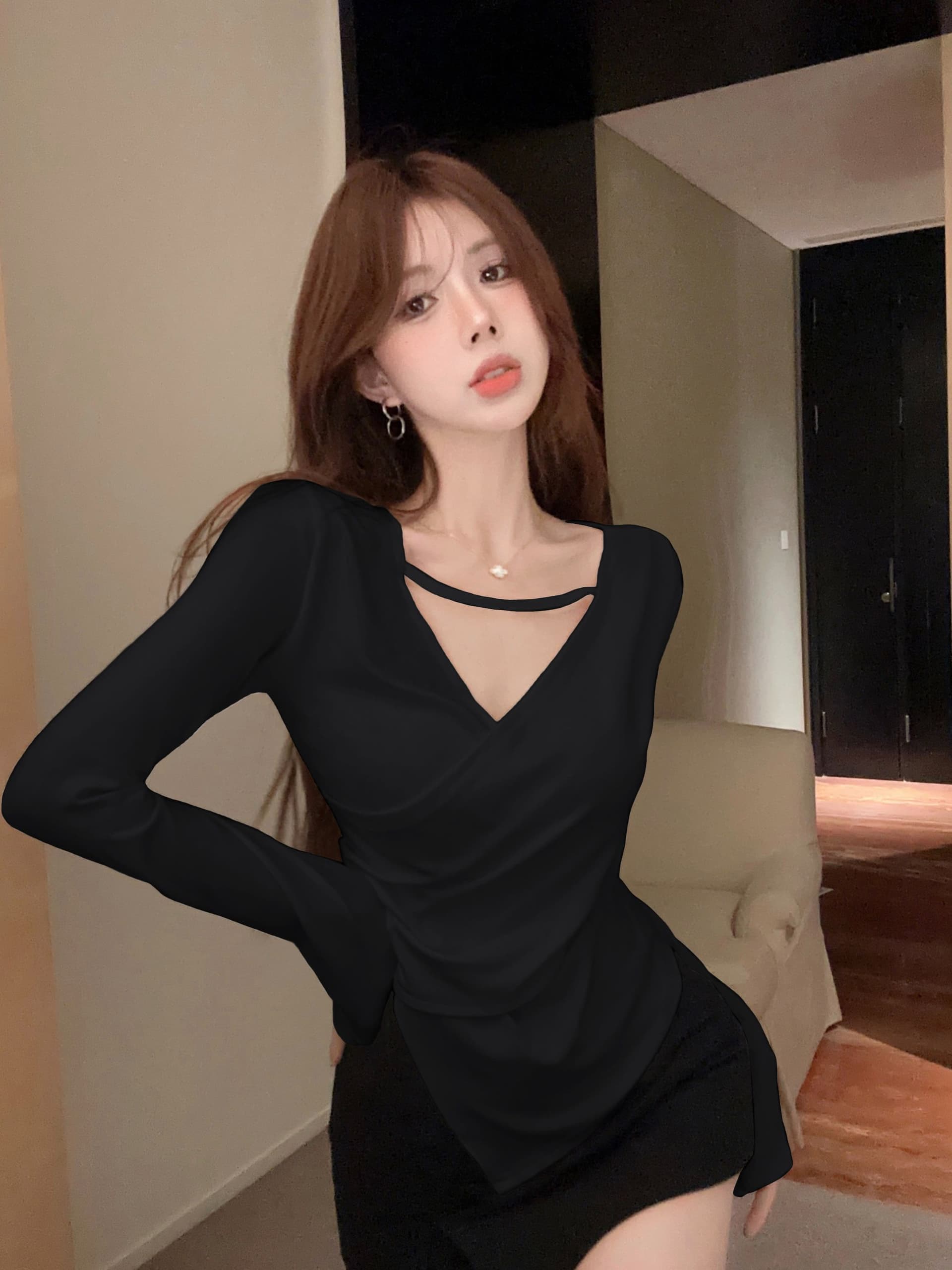 경관 그림 40 모달 260 그램 사람들 면 십자가 V넥 긴팔 티셔츠 쇼트 스타일 불규칙 어깨 패드 맨위 상세 이미지 4