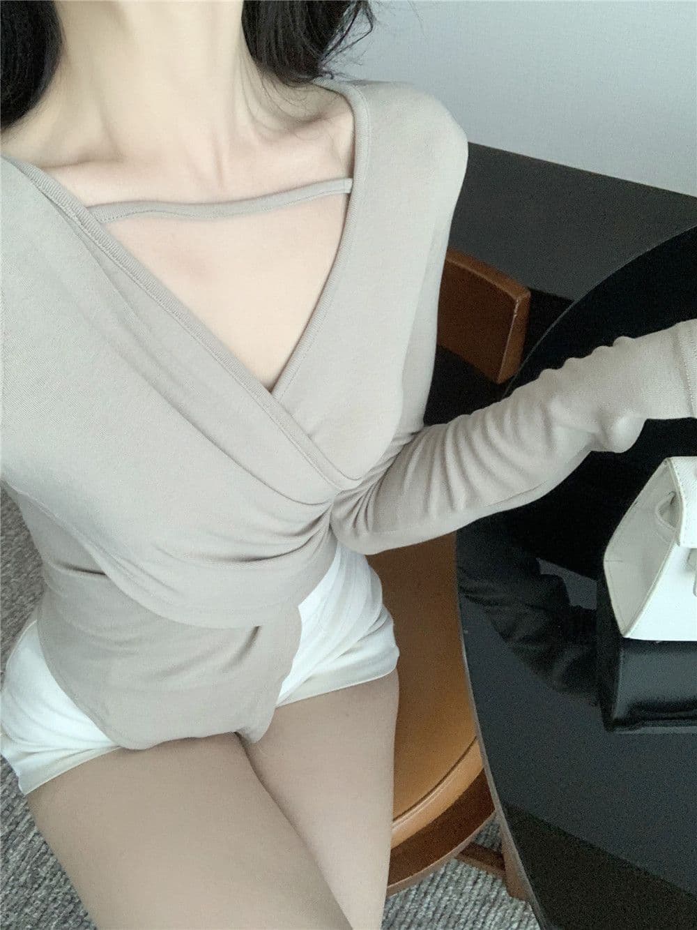 경관 그림 40 모달 260 그램 사람들 면 십자가 V넥 긴팔 티셔츠 쇼트 스타일 불규칙 어깨 패드 맨위 상세 이미지 32