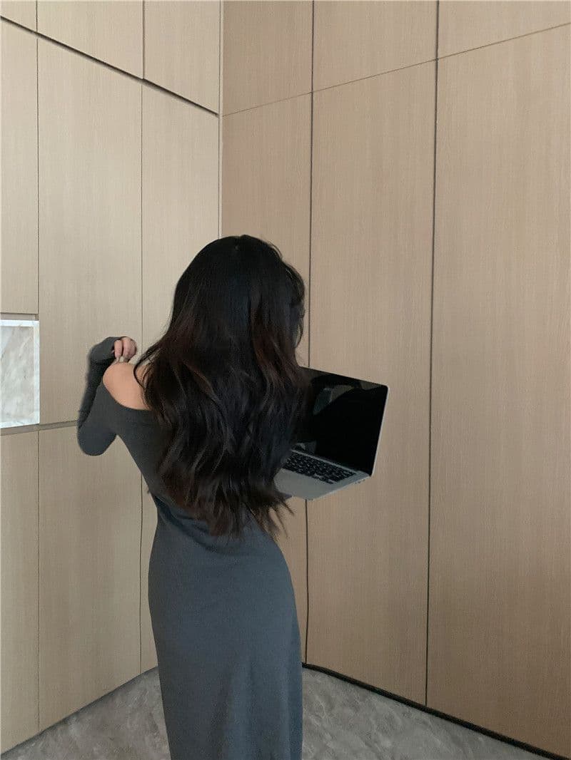 경관 그림 비틀림 실크 혼돈의 오프숄더 순수한 욕망 행침 목 긴팔 드레스 하이웨이스트 품격 무릎 아래 길다 치마 상세 이미지 16