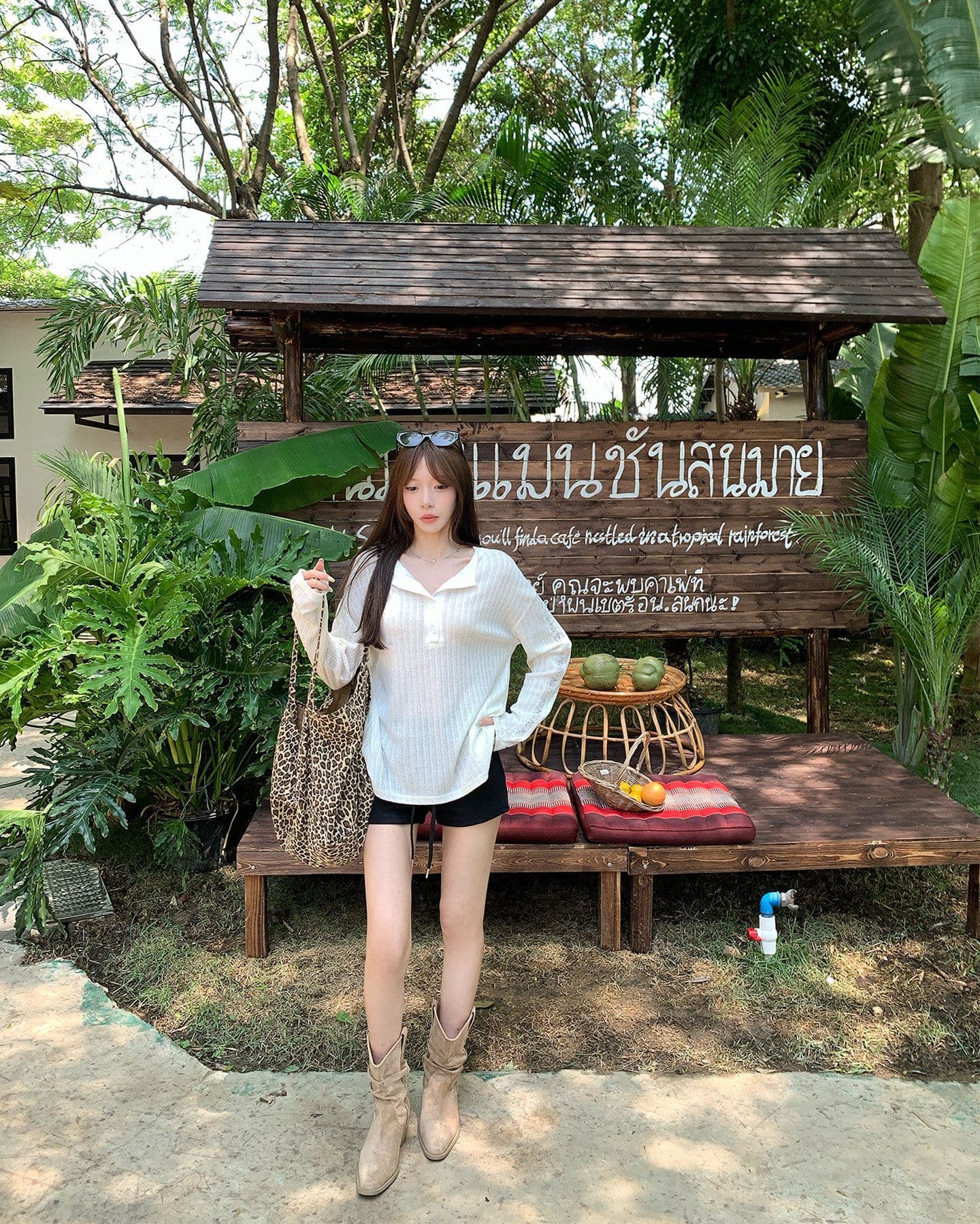 원본 자카드 원단 한 부서 반 개방 버클 자외선 차단 티셔츠 여성 가을 얇은 스타일 홀로우 아웃 맨위 상세 이미지 6