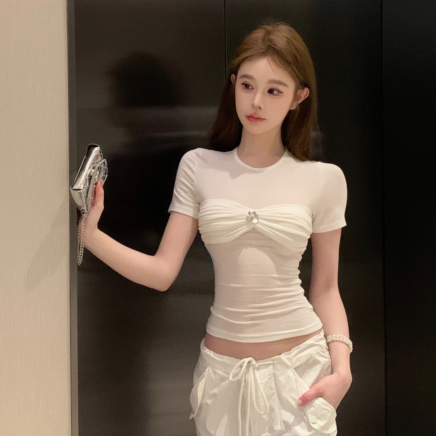 실사 정가 순수한 욕망 주름 라운드 넥 반팔 티셔츠 여성 디자인 센스 작은 대중 몸매 가꾸기 슬림해 보이는 맨위 이미지 5