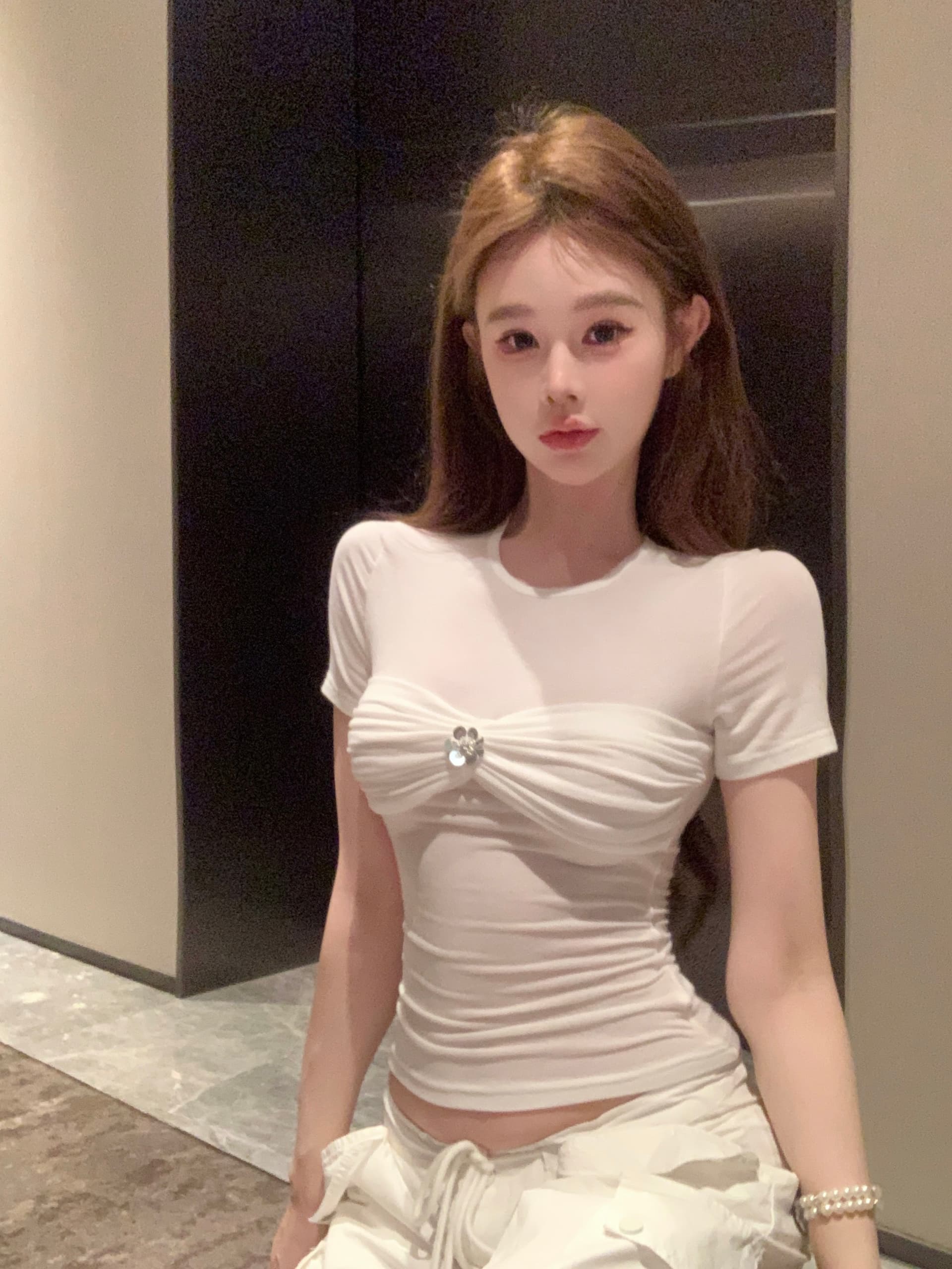 실사 정가 순수한 욕망 주름 라운드 넥 반팔 티셔츠 여성 디자인 센스 작은 대중 몸매 가꾸기 슬림해 보이는 맨위 상세 이미지 13
