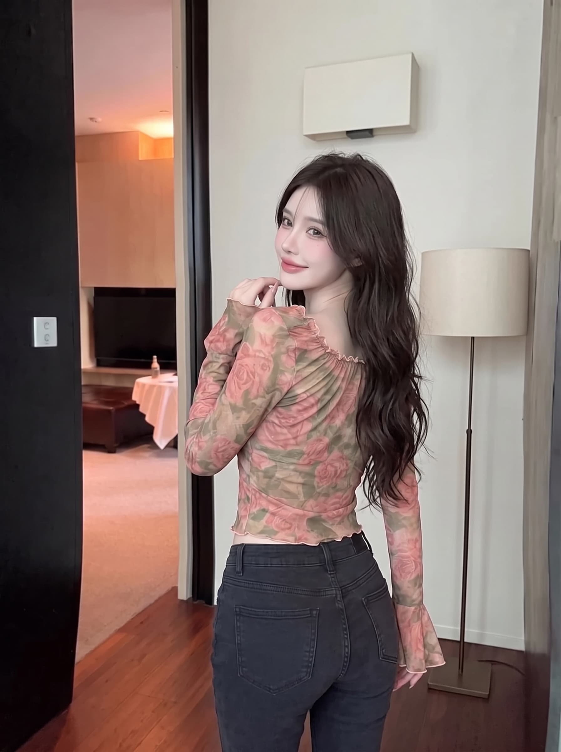 실사 정가 망사 프린트 나팔 소매 허리 수축 맨위 몸매 가꾸기 슬림해 보이는 섹시함 V넥 긴팔 티셔츠 기본 셔츠 여성 상세 이미지 4