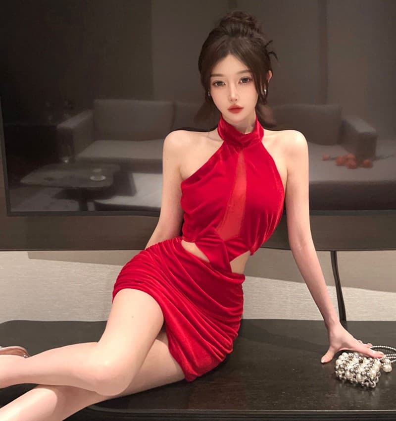 실사 섹시함 백리스 이슬 허리 주름 장식 타이트 스커트 행침 목 미니 스커트 가을 겨울 프랑스식 망사 홀로우 아웃 디자인 센스 드레스 이미지 4