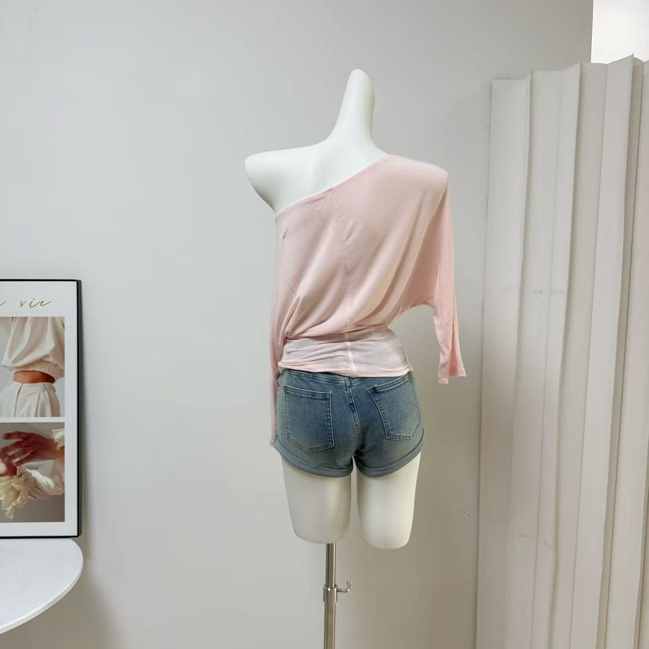 xzichic 한 부서 품격 디자인 센스 비대칭 비스듬한 어깨 오프숄더 7부 소매 티셔츠 봄 여름 새로운 맨위 여성 상세 이미지 7