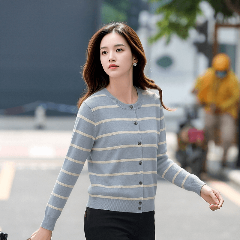 실사 2026 가을 겨울 새로운 여성 의류 긴팔 니트 오픈 가디건 라운드 넥 싱글 줄 버튼 배색 스트라이프 디자인 센스 패션 이미지 4