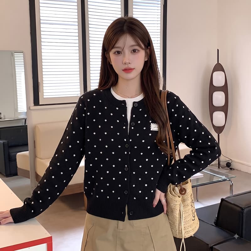 실사 달콤함 검정색 도트 무늬 페이크 레이어드 니트 오픈 가디건 맨위 여성 이른 가을 새로운 쇼트 스타일 스웨터 코트