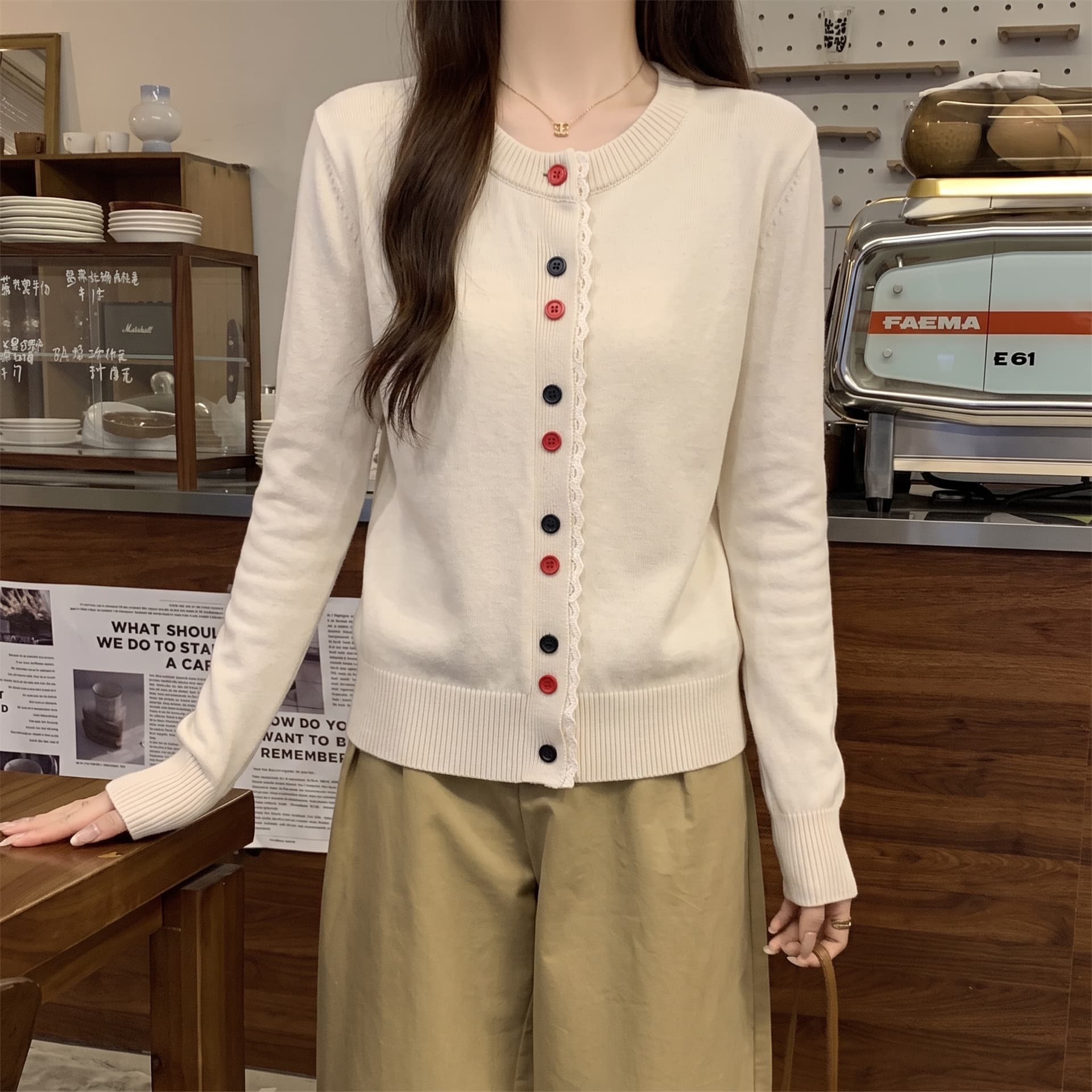 없음 머리 바람 실사 새로운 여성 색상 버클 니트 오픈 가디건 라운드 넥 외부 잡아라. 의류 외국 가스 재킷 이미지 3