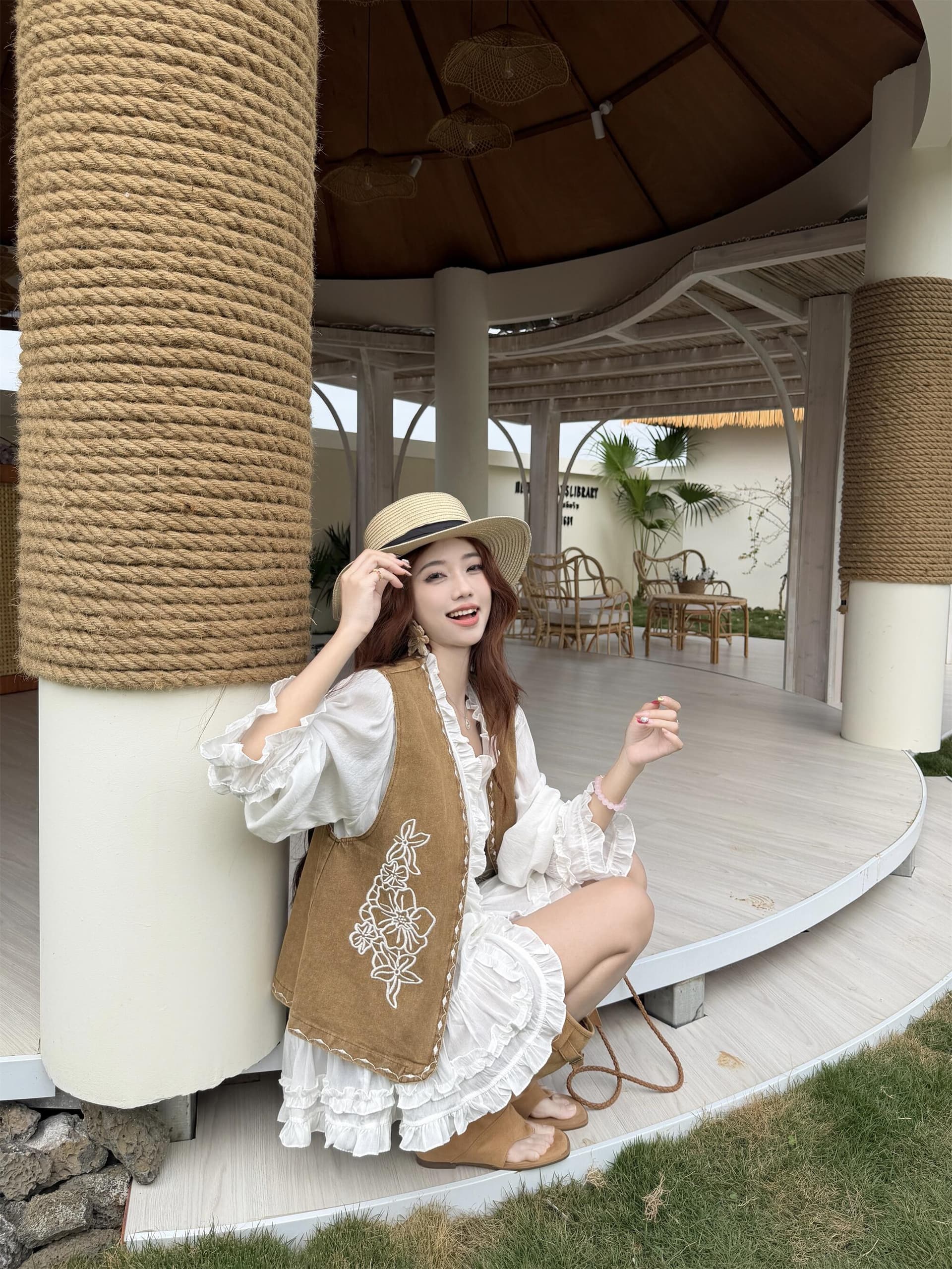 실사 정가 새로운 이른 봄 자수 데님 베스트 프릴 루즈핏 점프 슈트 치마 세트 상세 이미지 3