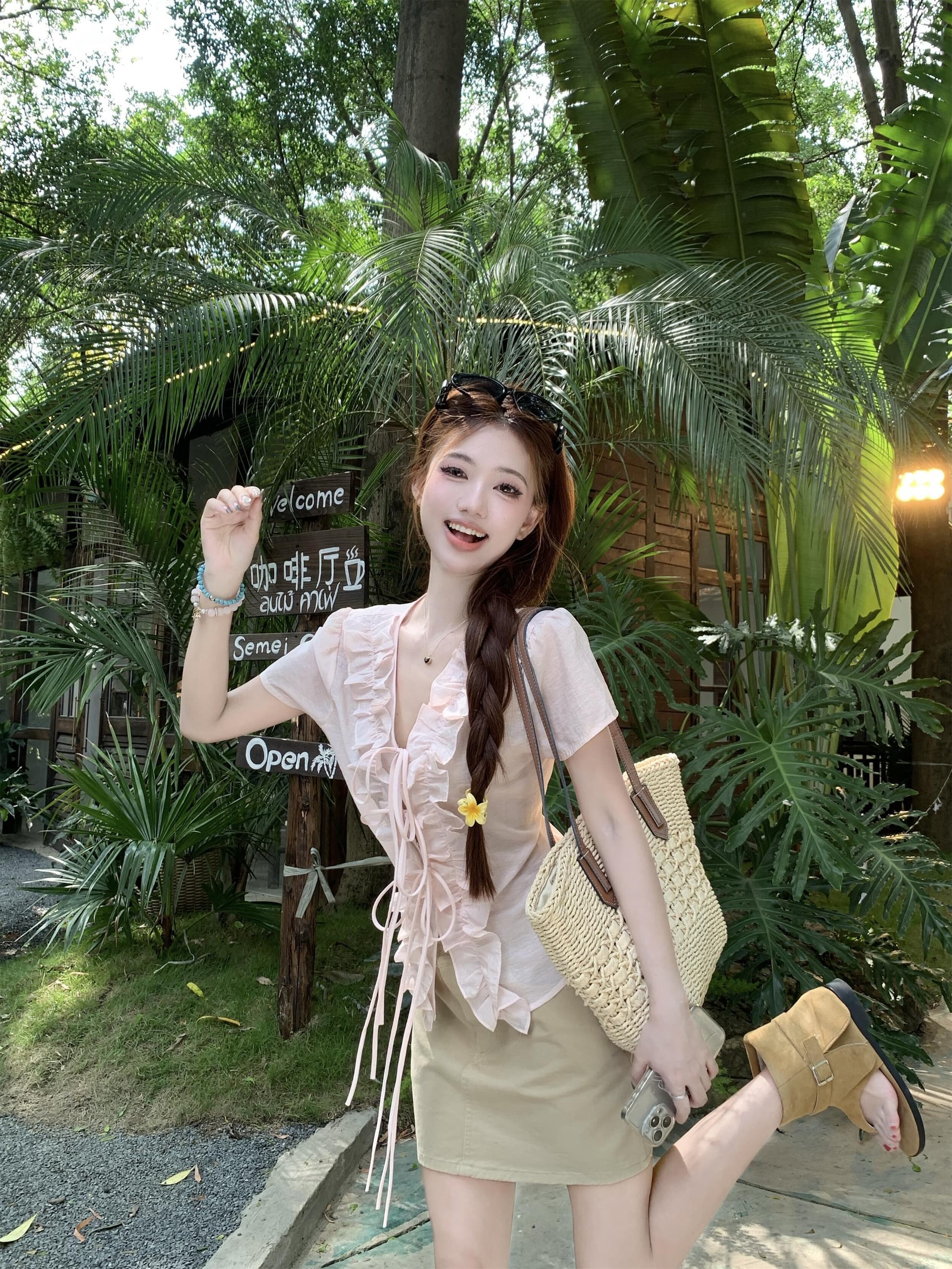실사 정가 여름 새로운 달콤함 핑크색 프릴 레이스업 V넥 반팔 작은 셔츠 카키 색 미니 스커트 상세 이미지 3
