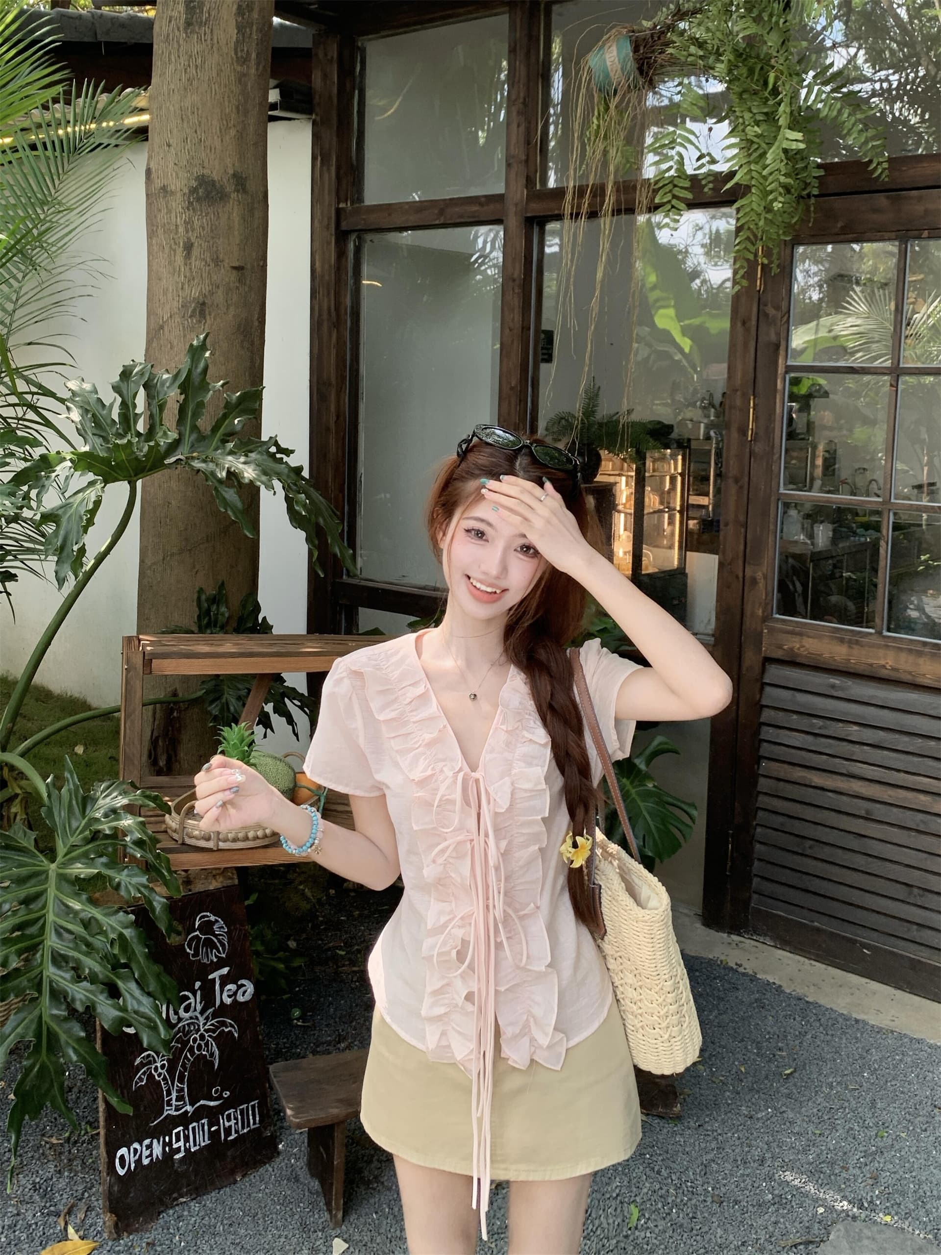 실사 정가 여름 새로운 달콤함 핑크색 프릴 레이스업 V넥 반팔 작은 셔츠 카키 색 미니 스커트 상세 이미지 8