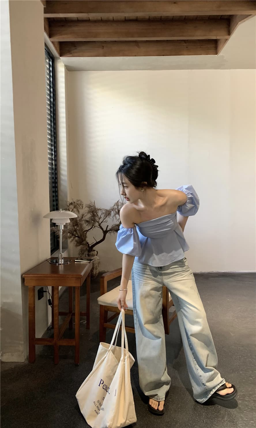 로즈 레드 튜브탑 핫걸 오프숄더 맨위 여성 여름 작은 대중 Chic 아름다운 오프숄더 프랑스식 거품 소매 셔츠 상세 이미지 34