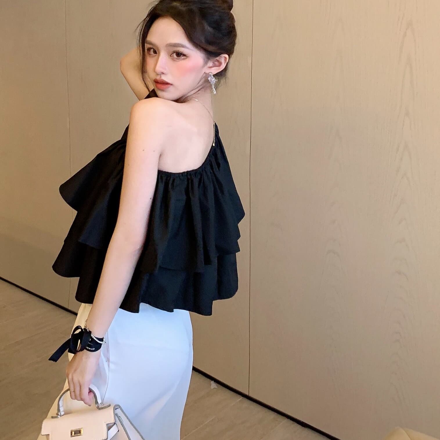 프랑스식 쇄골 작은 심장 기계 비스듬한 어깨 섹시함 오프숄더 맨위 여성 여름 디자인 센스 작은 대중 숄더백 민소매 여름 드레스 셔츠 이미지 5