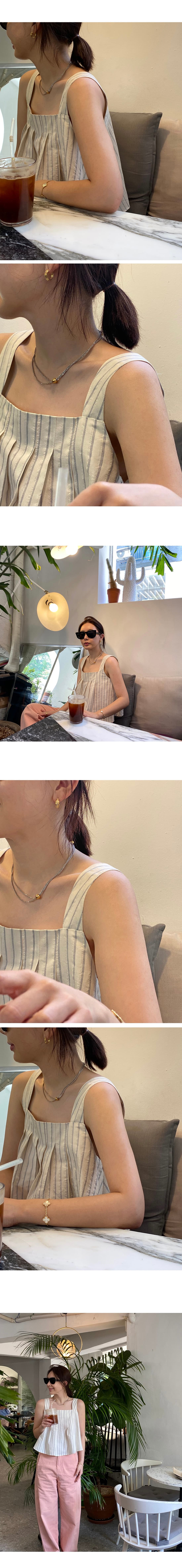 있음 선적 휴가 바람 와이드 어깨끈 주름 스트라이프 슬립 맨위 상세 이미지 2