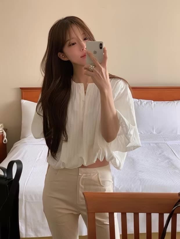 라운드 넥 자카드 꽃밭 반팔 맨위 싱글 줄 버튼 상세 이미지 1