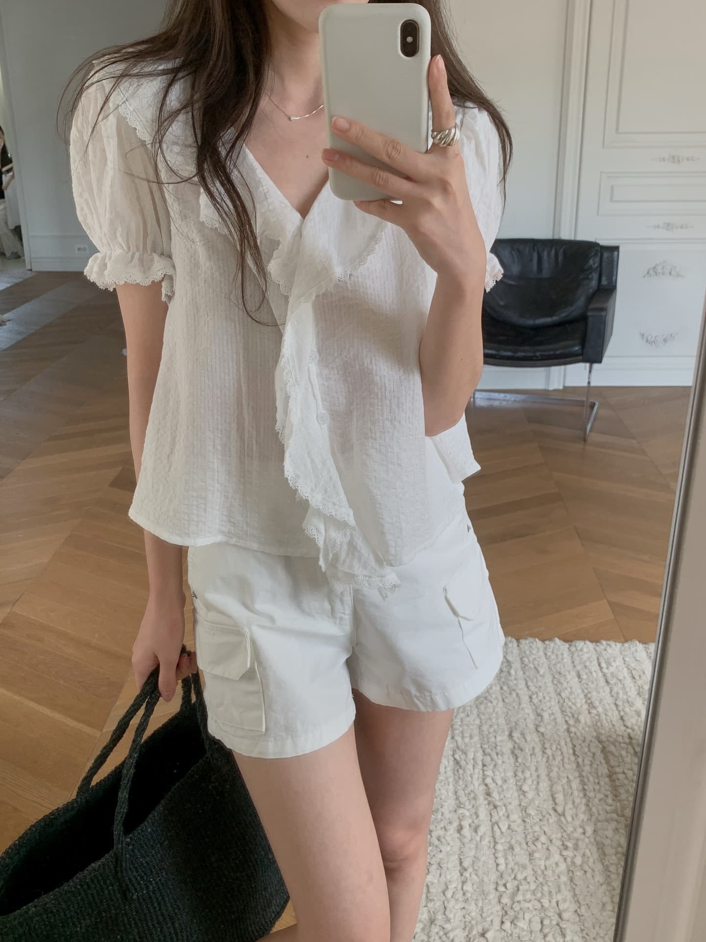 한 부서 폴로 칼라 프릴 싱글 줄 버튼 맨위 상세 이미지 1