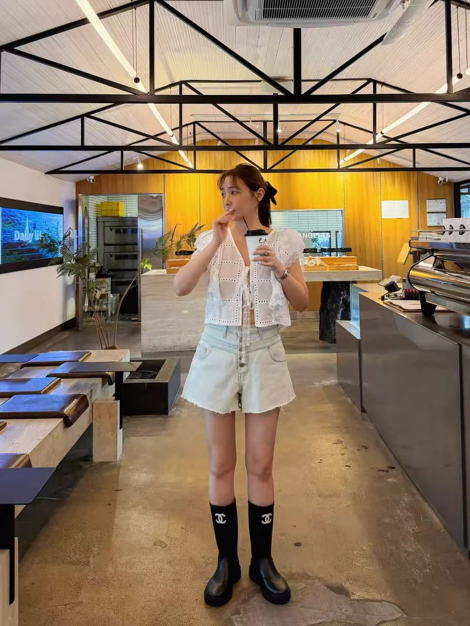 있음 선적 다용도 작은 대중 패션 홀로우 아웃 자수 셔츠 이미지 4
